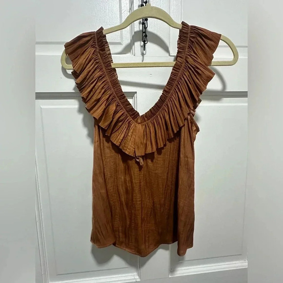 Evereve Dhalia Ruffle Satin Tank Rust Size XS NWOT - Picture 2 of 4